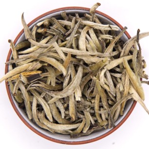Белый чай Бай Хао Инь Чжэнь Белые иглы